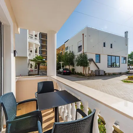 Sea La Vie Apartman Golem