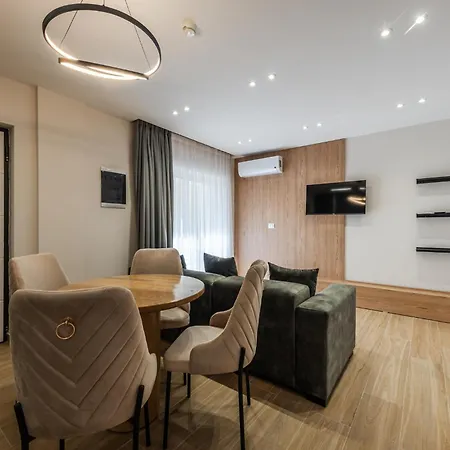 Sea La Vie Jacuzzi Apartment *