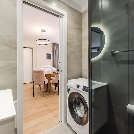 Sea La Vie Jacuzzi Apartment *